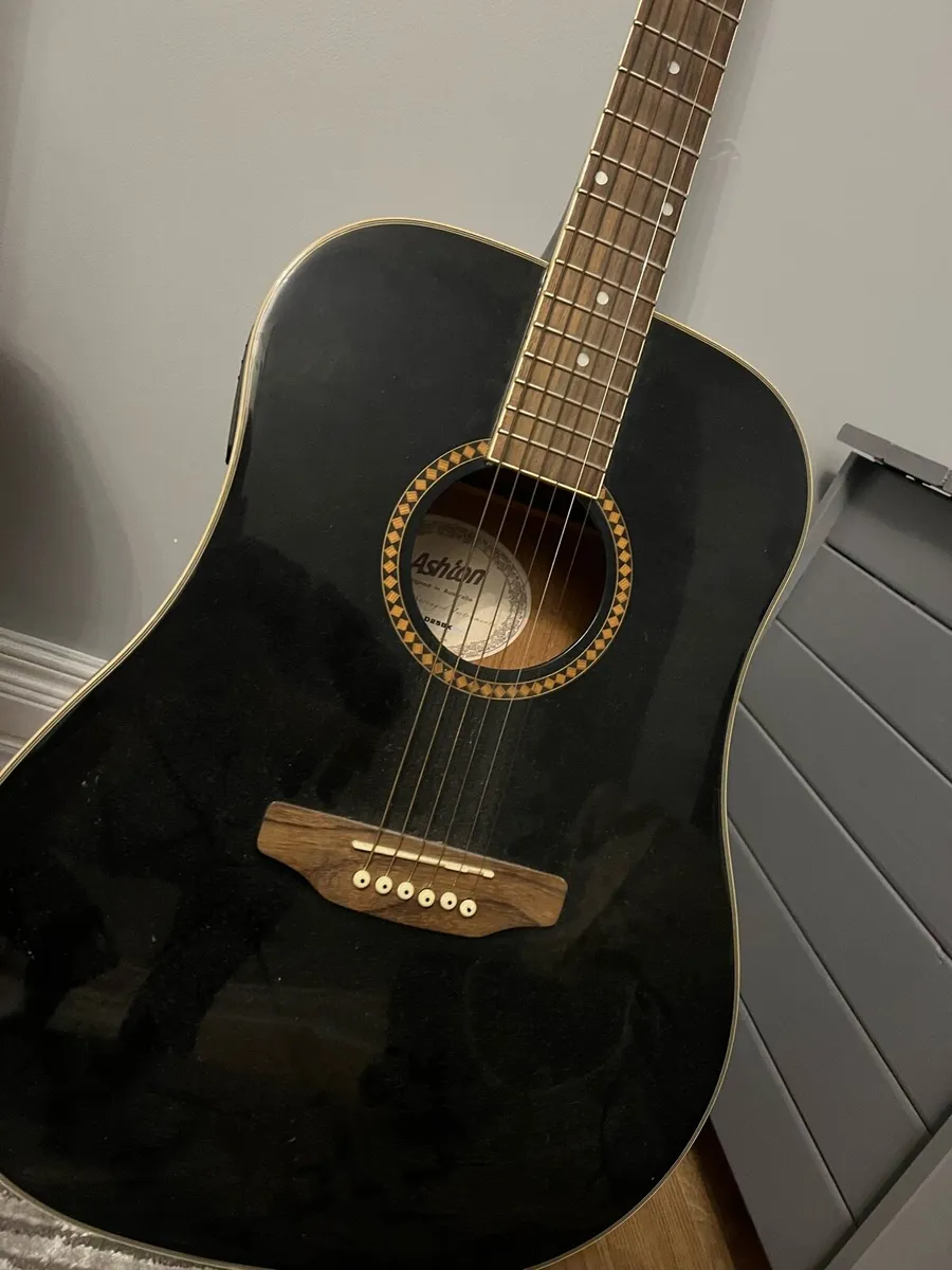 ASHTON ACOUSTIC GUITAR - Image 1