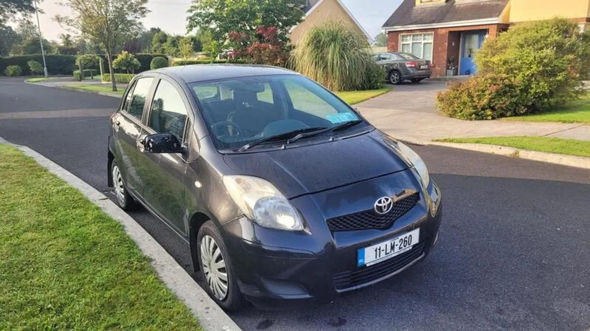 2011 Toyota Yaris - Image 1