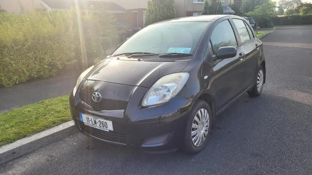 2011 Toyota Yaris - Image 2