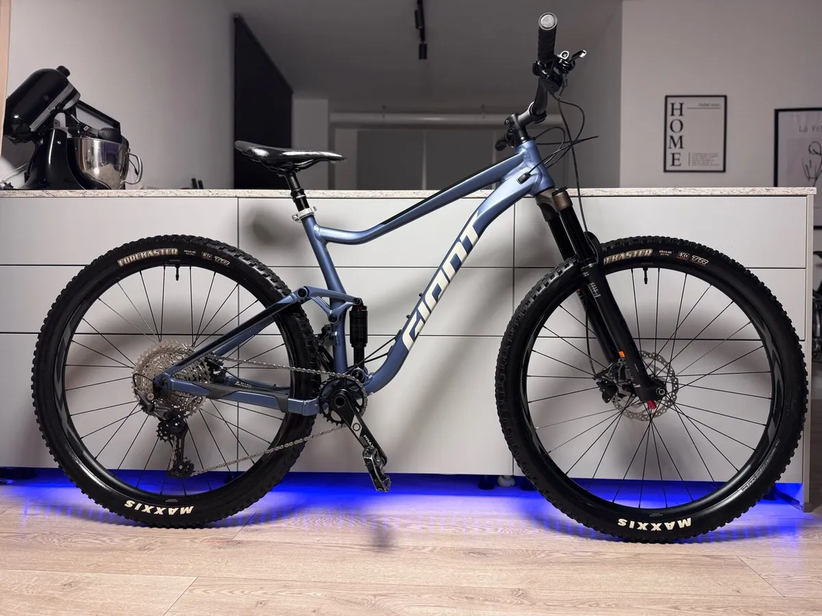GIANT Stance Full Suspension Bike (Like NEW) - Image 1