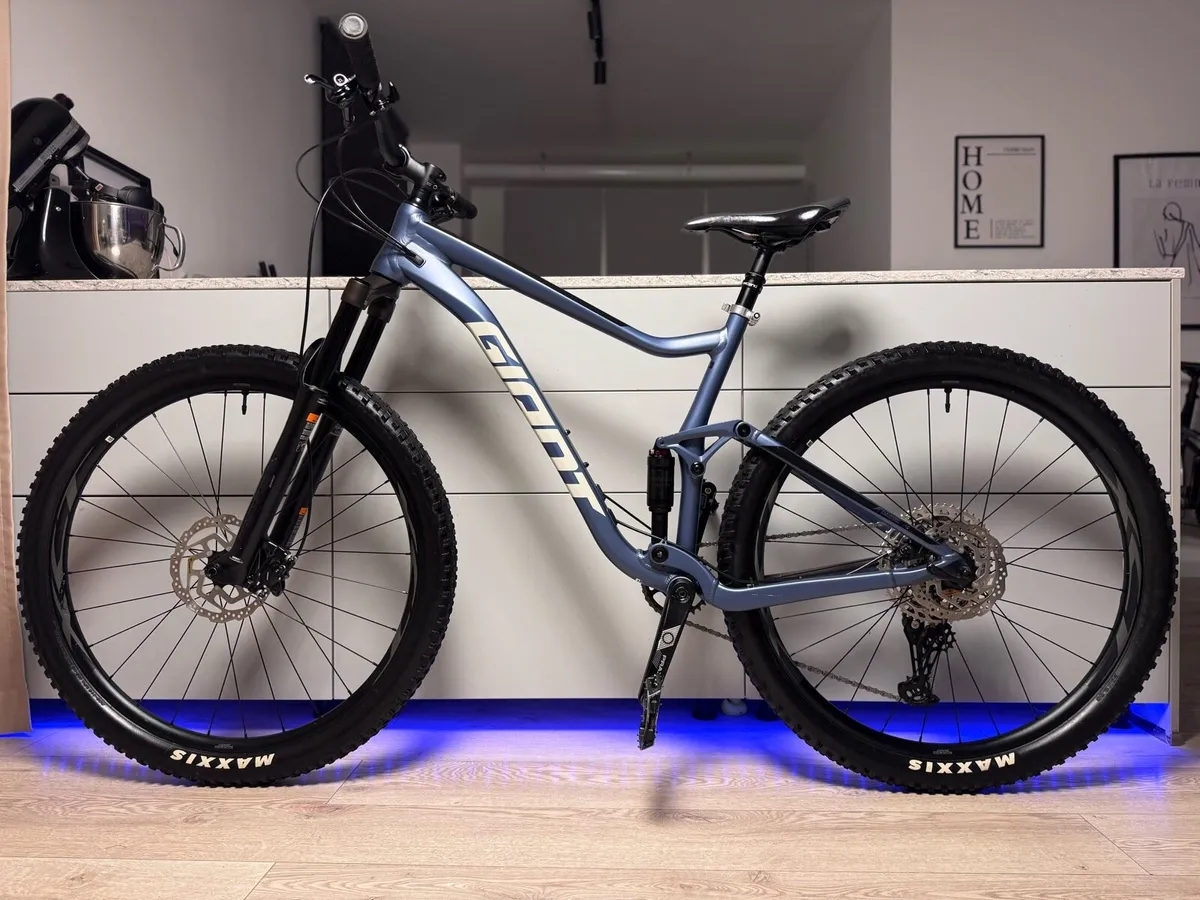 GIANT Stance Full Suspension Bike (Like NEW) - Image 2