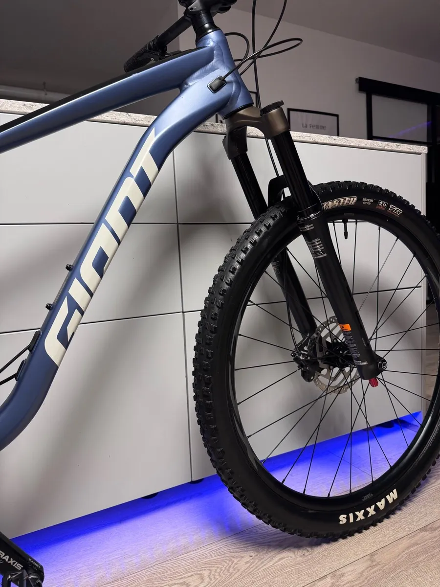GIANT Stance Full Suspension Bike (Like NEW) - Image 3