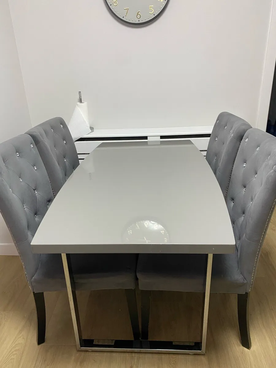 Dining Table - Image 2