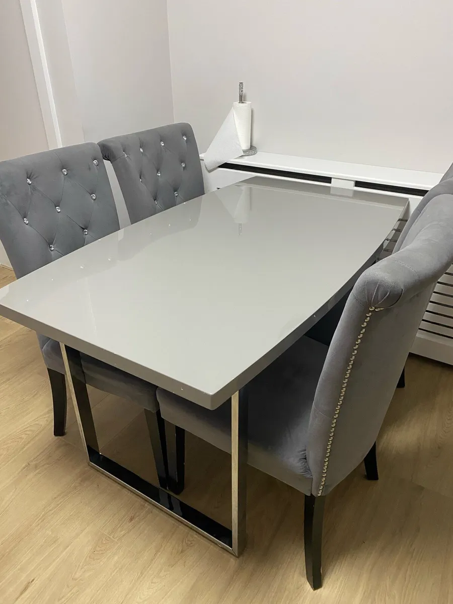 Dining Table - Image 4