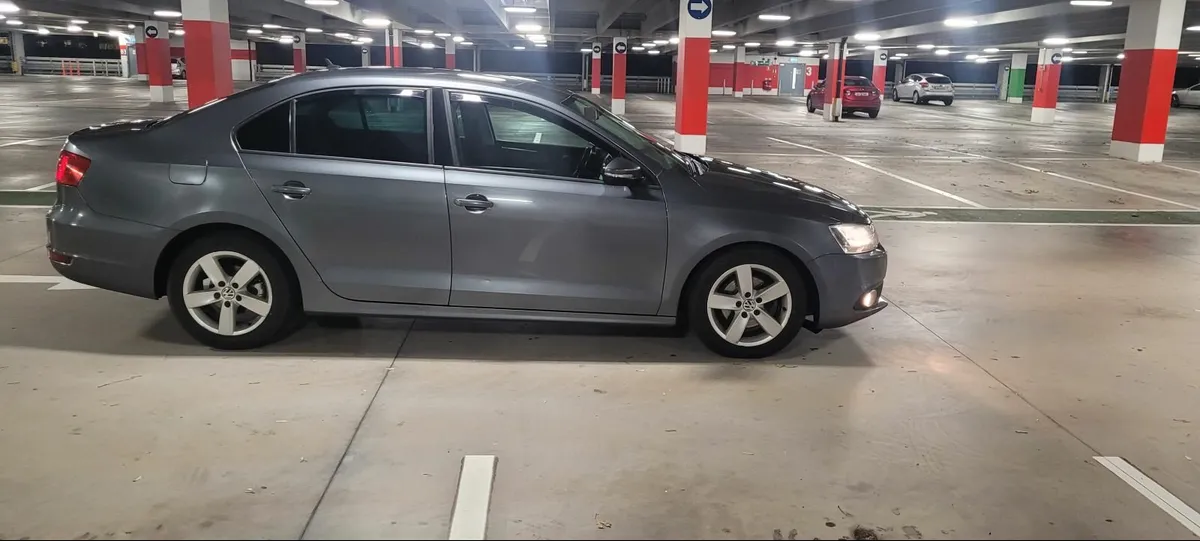 Volkswagen Jetta 2014 - Image 4