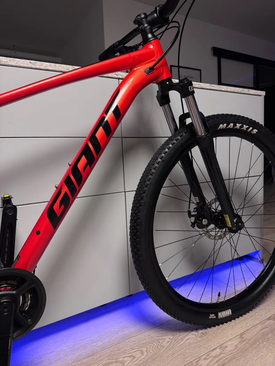 GIANT Talon Hardtail Bike - Image 3