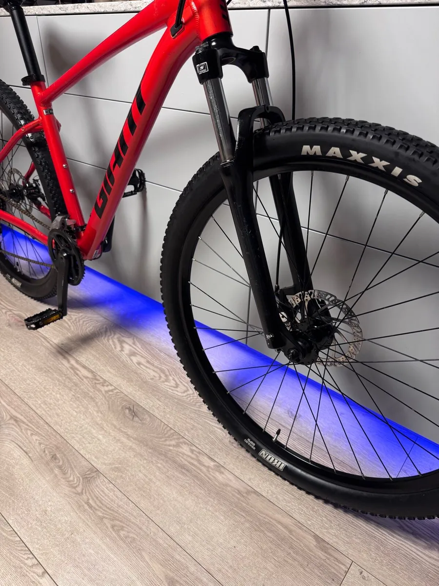 GIANT Talon Hardtail Bike - Image 4
