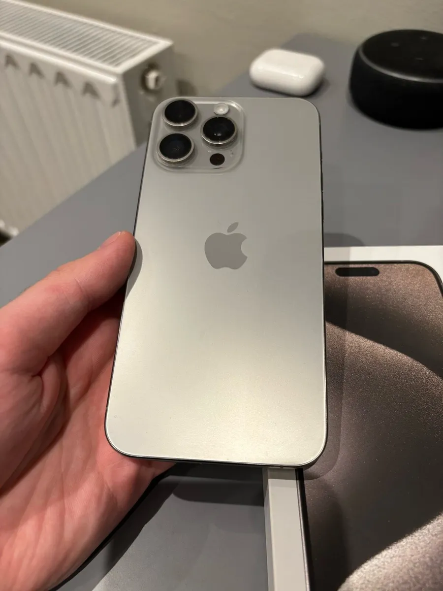 iPhone 15 Pro Max - Image 4