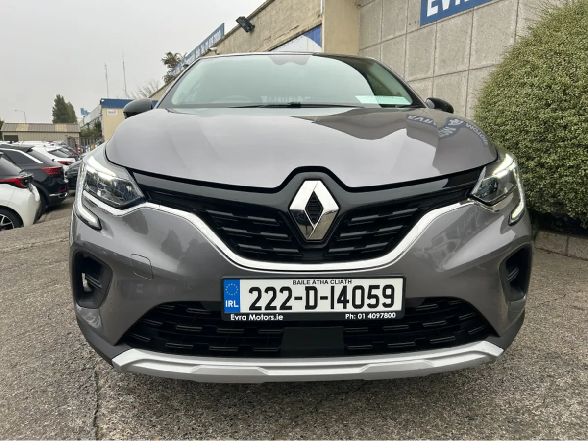 Renault Captur 1.0 PETROL 5DR **ICONIC EDITION** S - Image 2