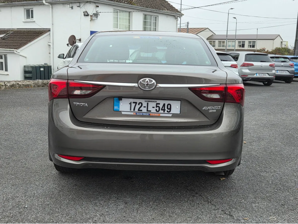 Toyota Avensis 1.6 D AURA 4DR - Image 2