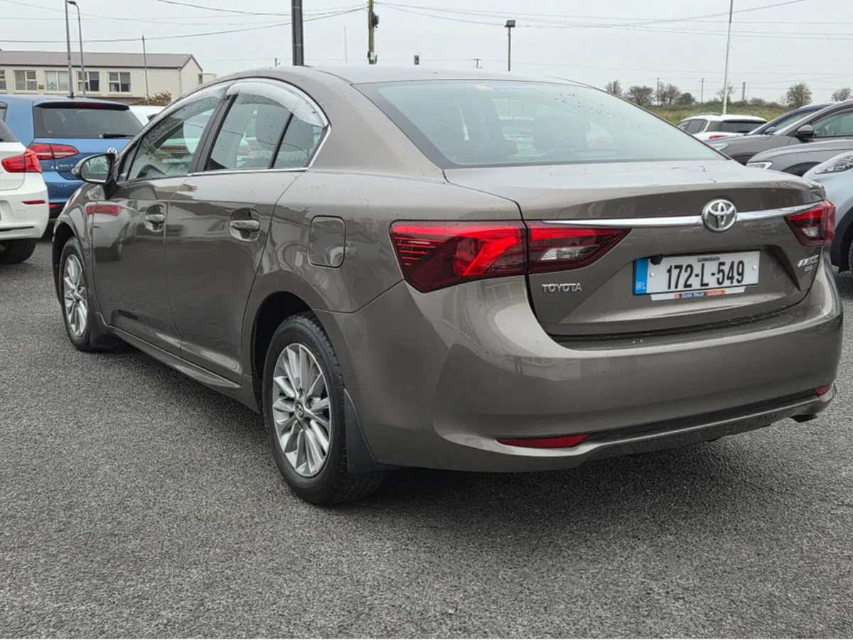 Toyota Avensis 1.6 D AURA 4DR - Image 3
