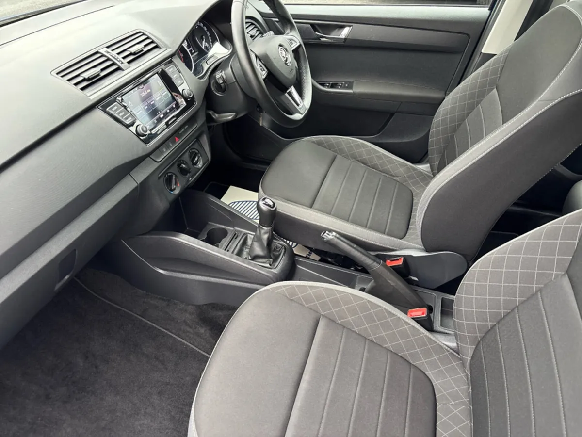 Skoda Fabia COMBI AMBITION 1.0 TSI 95BHP 5DR - Image 3