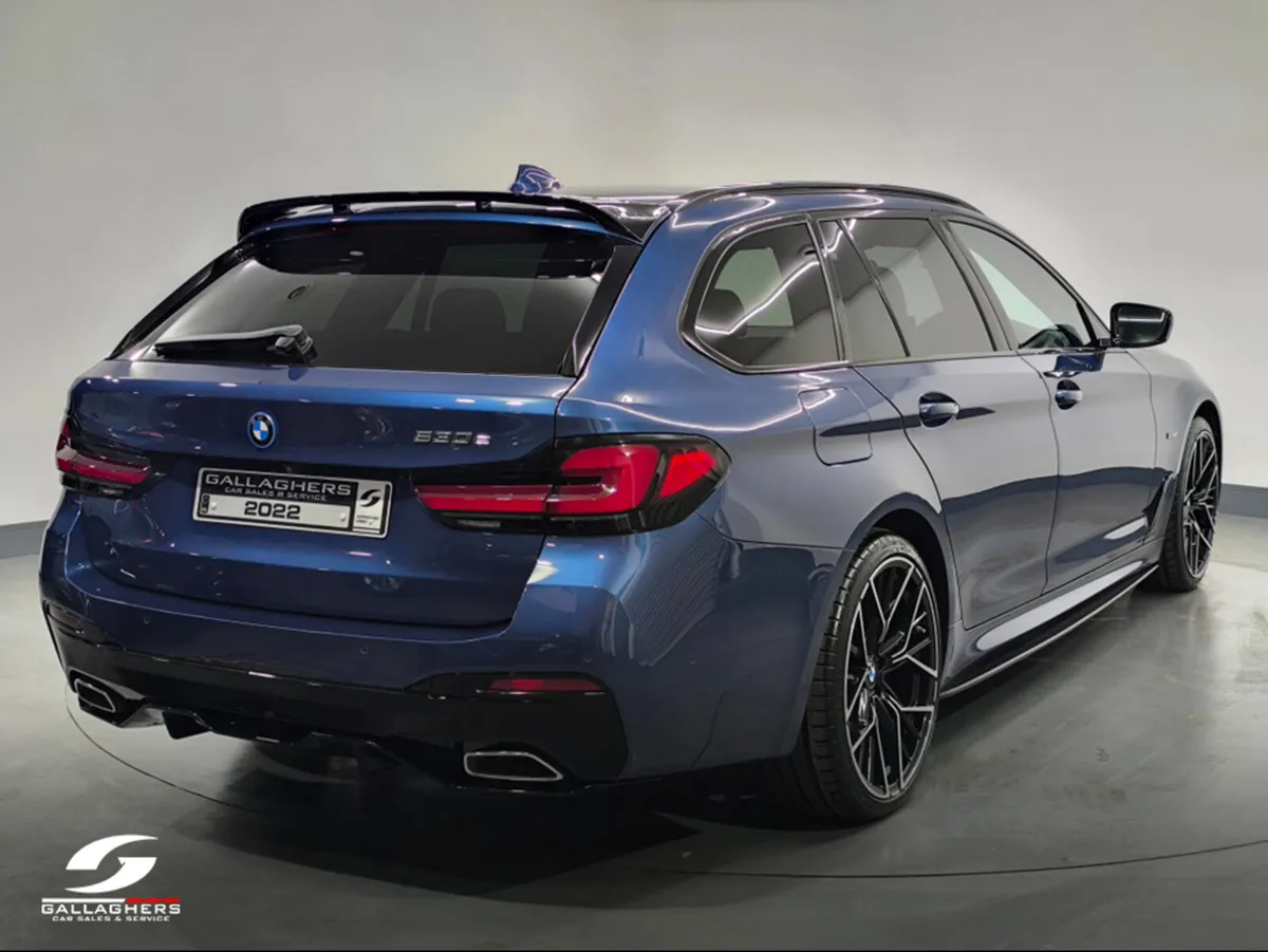 BMW 5-Series (222) M SPORT TOURING AUTOMATIC - Image 4
