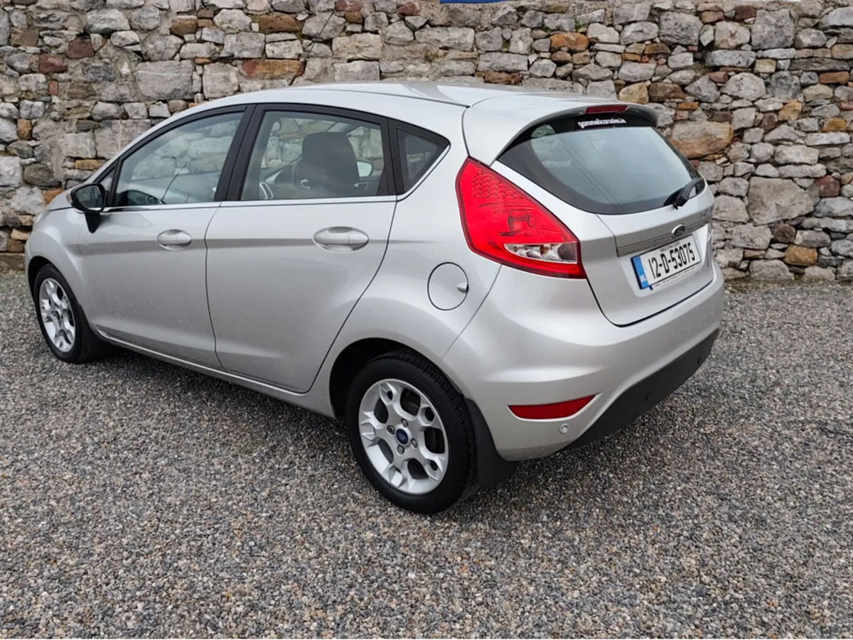 Ford Fiesta LOW MILES 1.25 ZETEC 82PS 5DR ARGENTO - Image 4