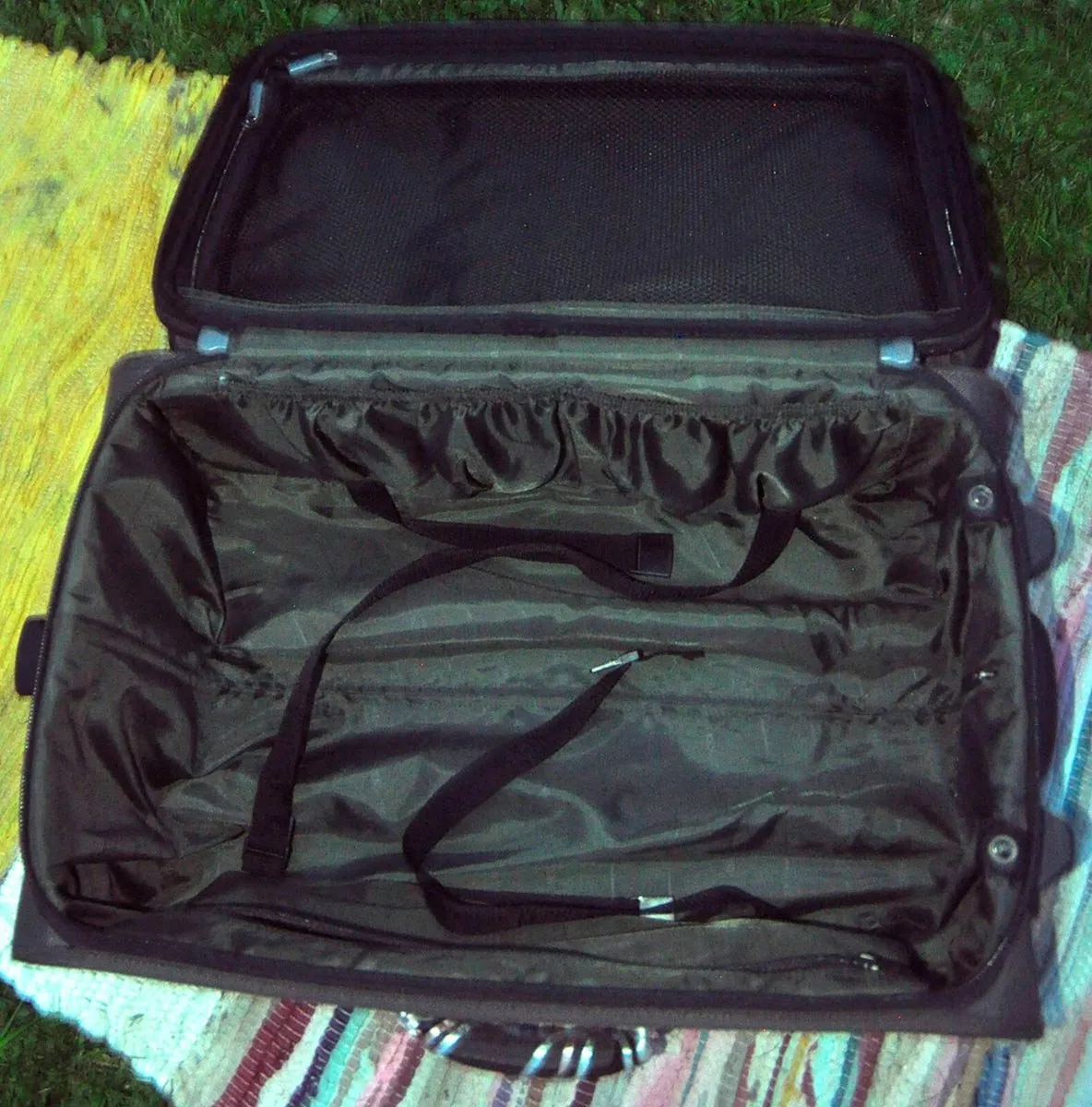 Suitcase by KENNETH COLE - Image 3