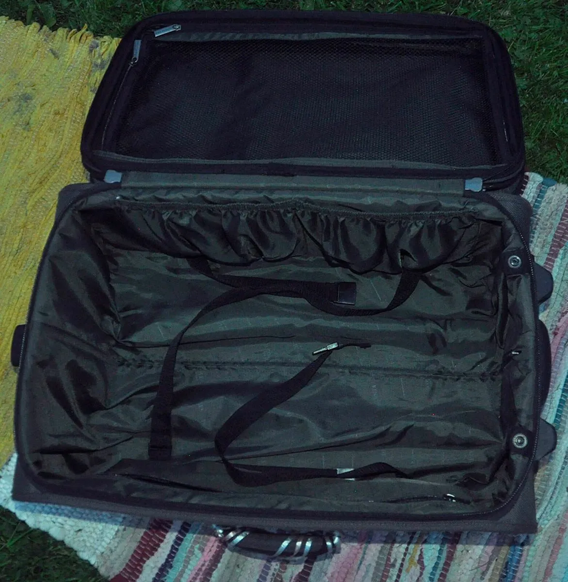 Suitcase by KENNETH COLE - Image 4