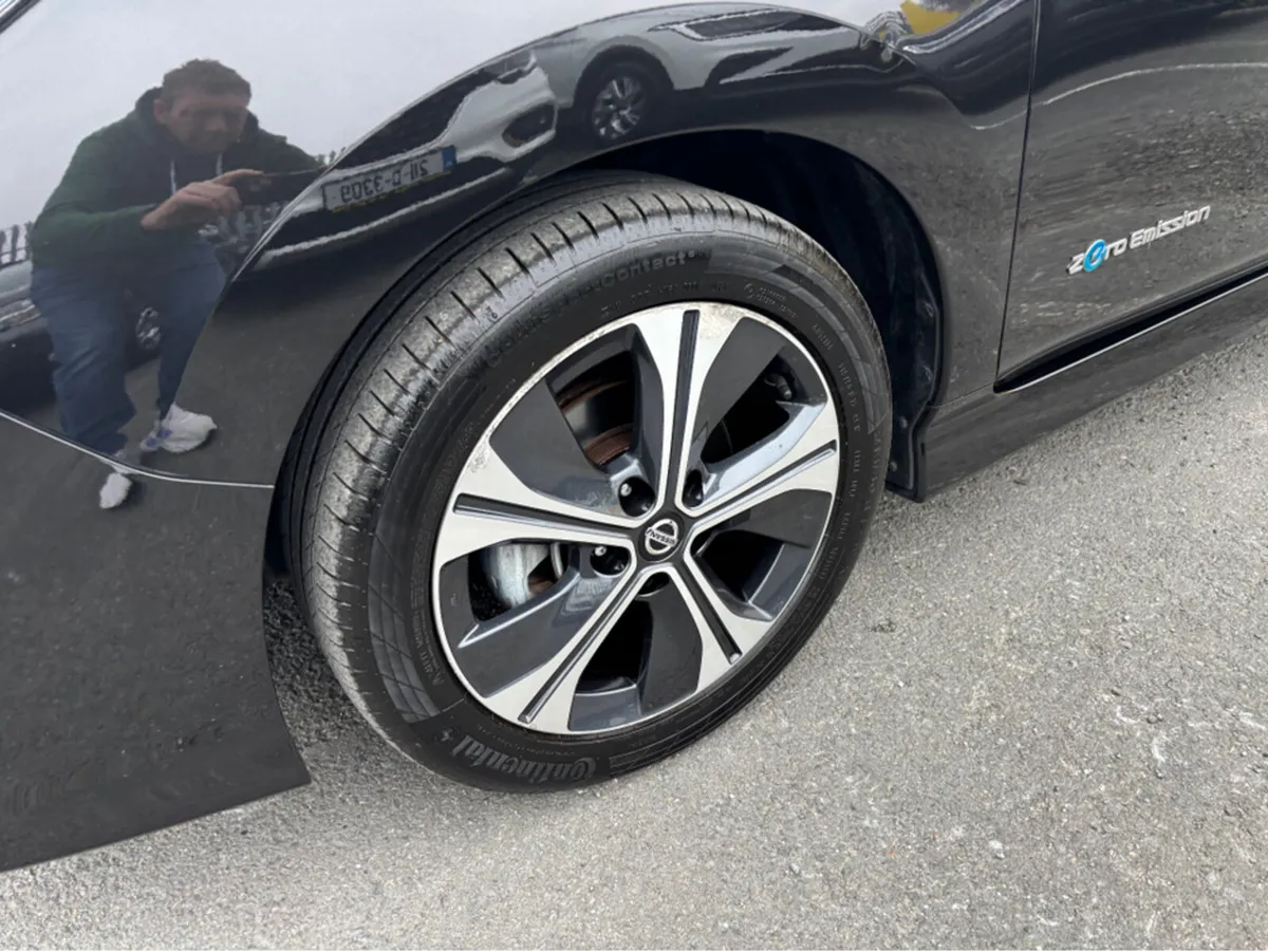 Nissan Leaf 40K EV SV PREMIUM COLD PK 40KW '19 - Image 2