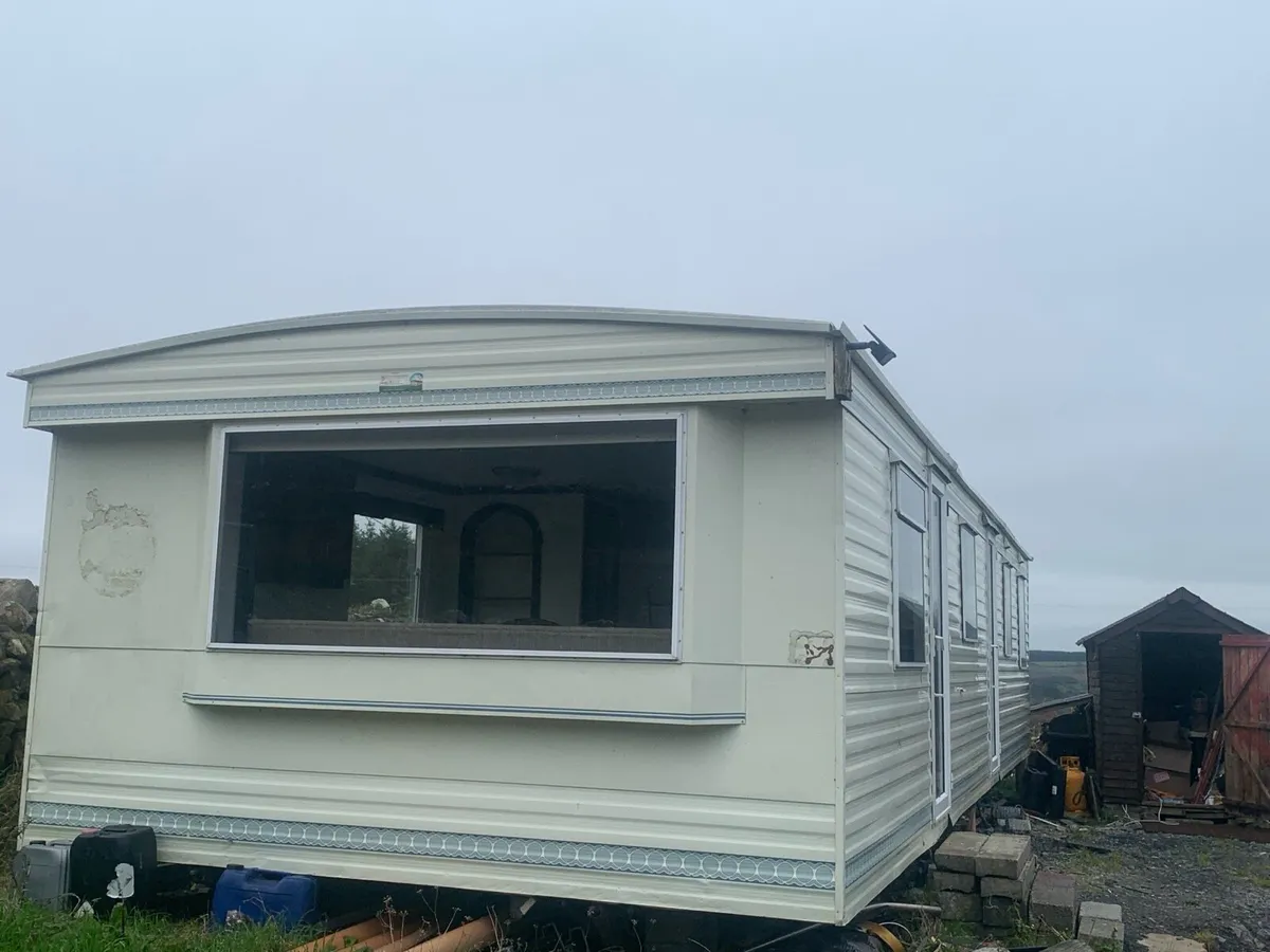 Mobile home for sale - Image 1