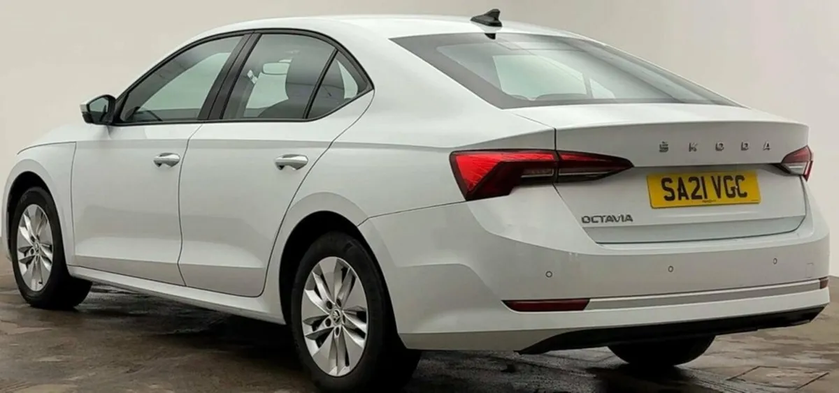 2.0 TDI SE Technology Hatchback 5dr Diesel Manual - Image 3