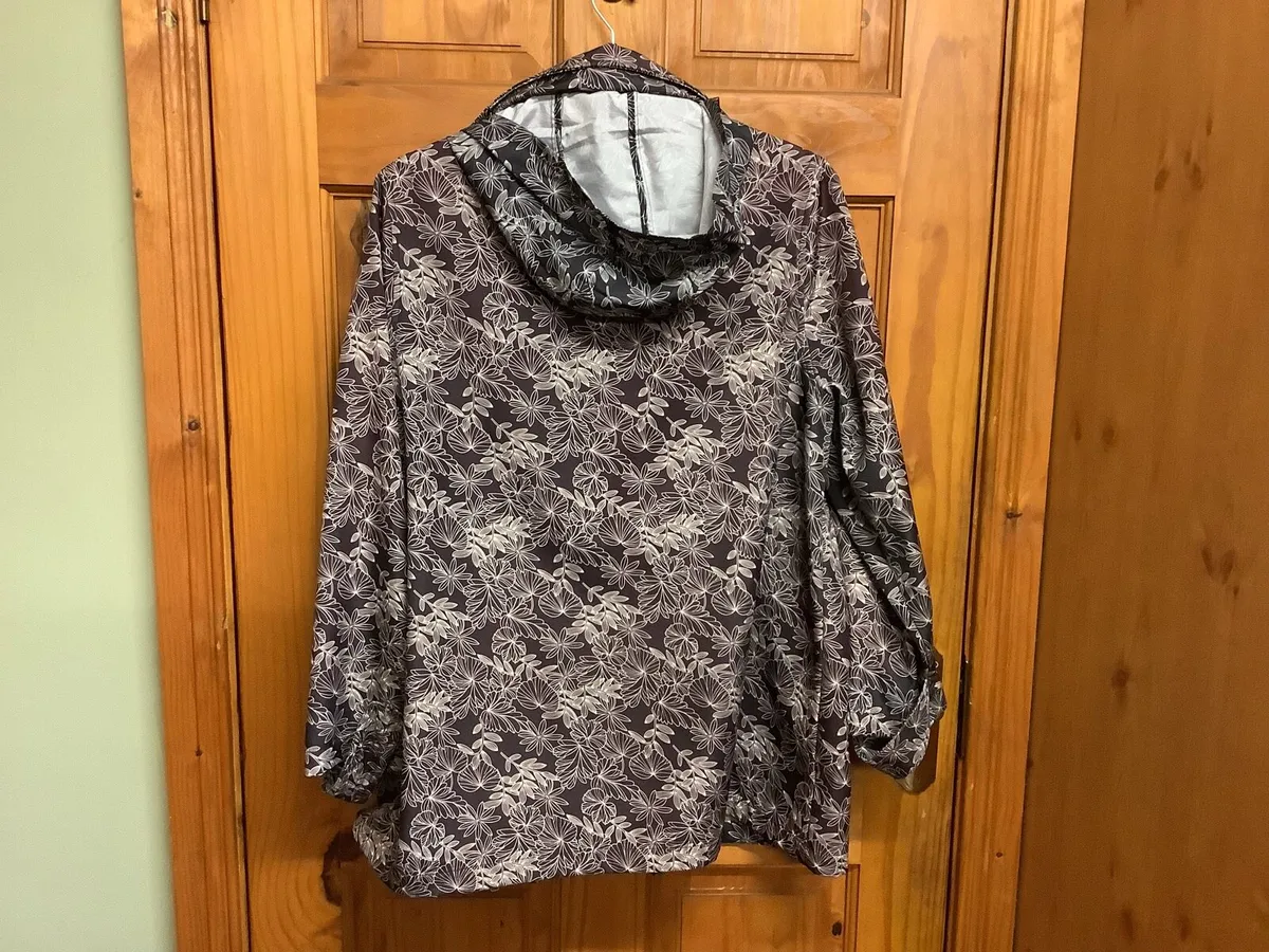 Jacket size 22/24 - Image 2