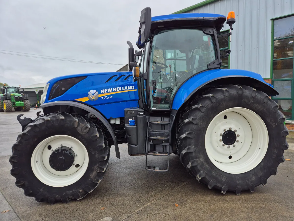 New Holland T7.230 2021 - Image 3