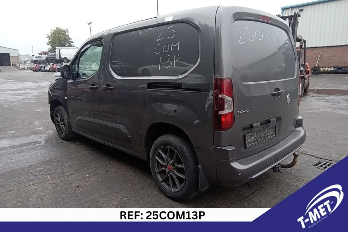 2020 VAUXHALL COMBO BREAKING FOR PARTS - Image 1