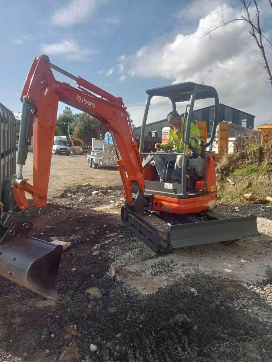 Digger/tipper hire - Image 2