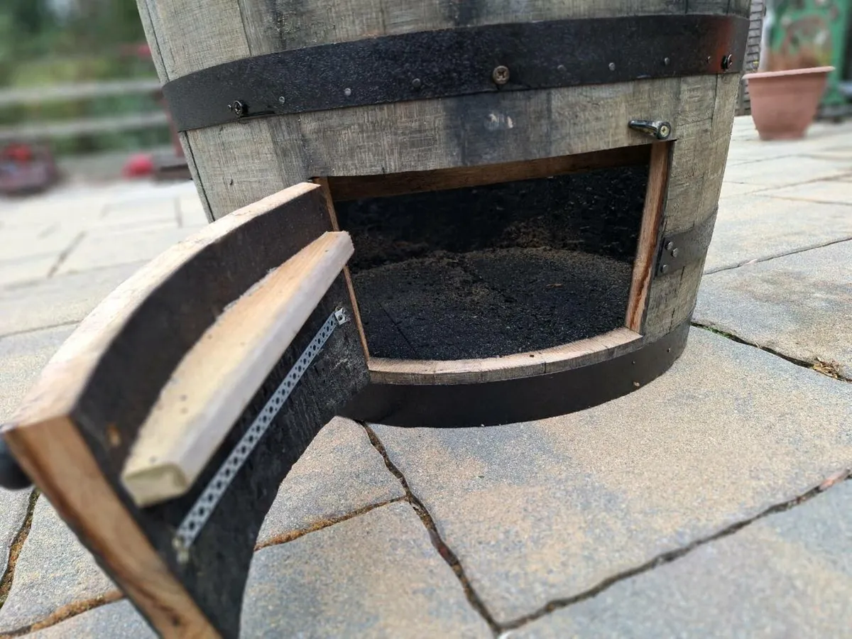 Oak barrel coal bunker - Image 3