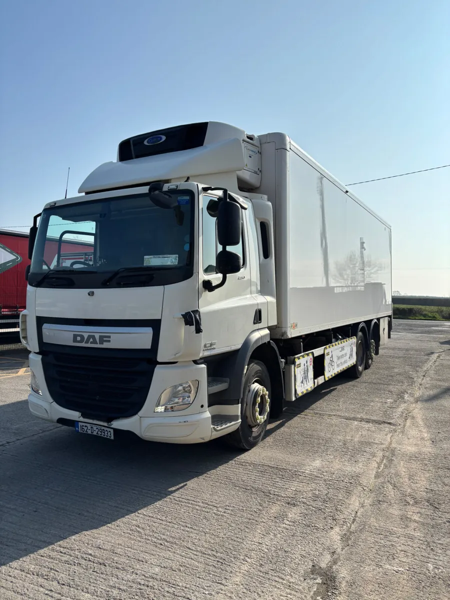 2016 DAF CF 6X2 FRIDGE - Image 2