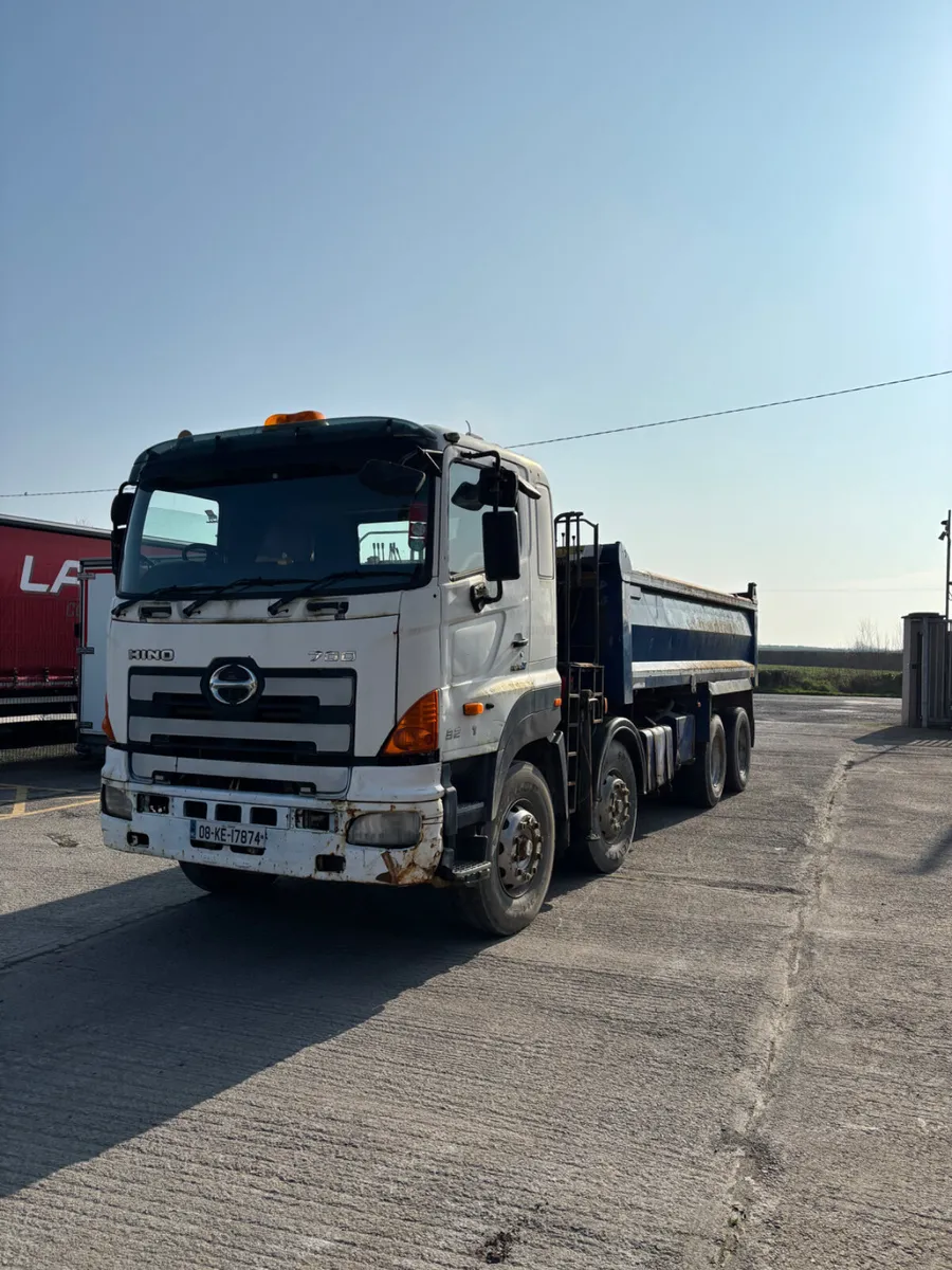 HINO 700 8X4 GRAB - Image 1