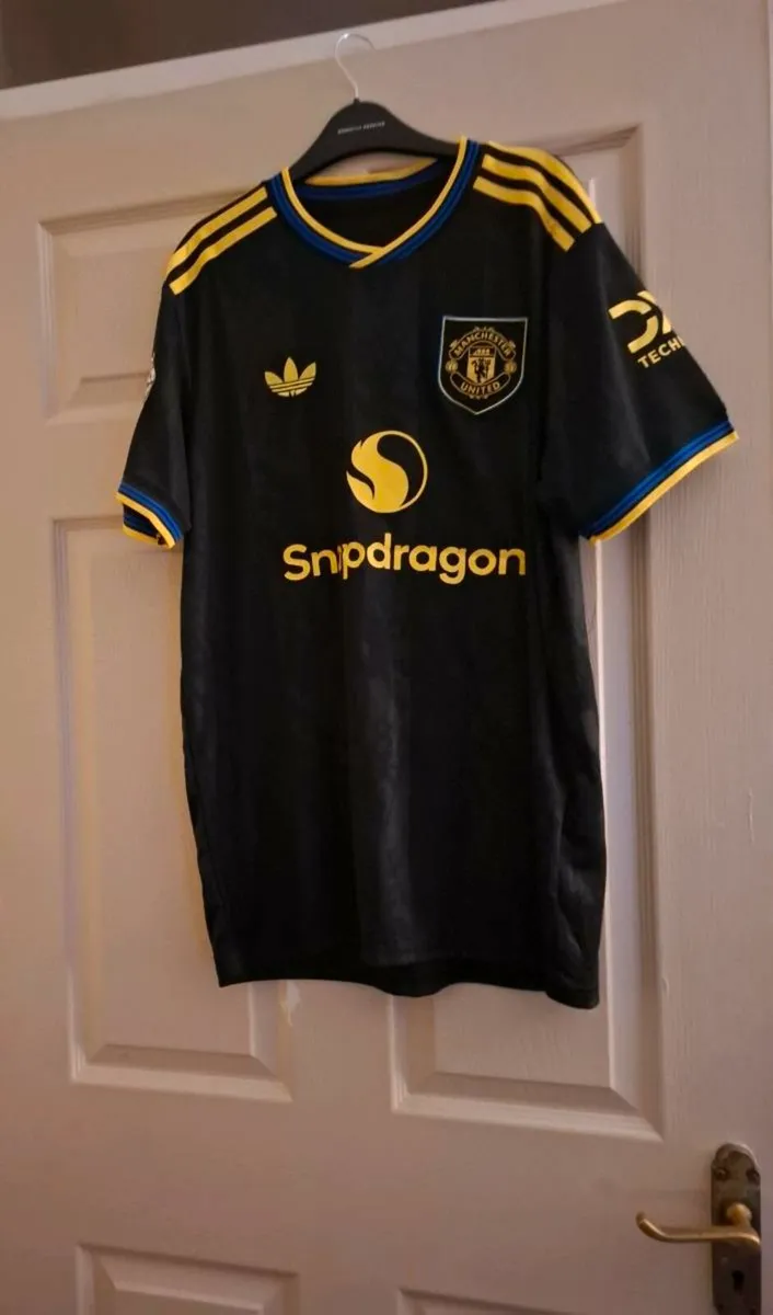Man United 25/26 Away Jersey, XL - Image 1
