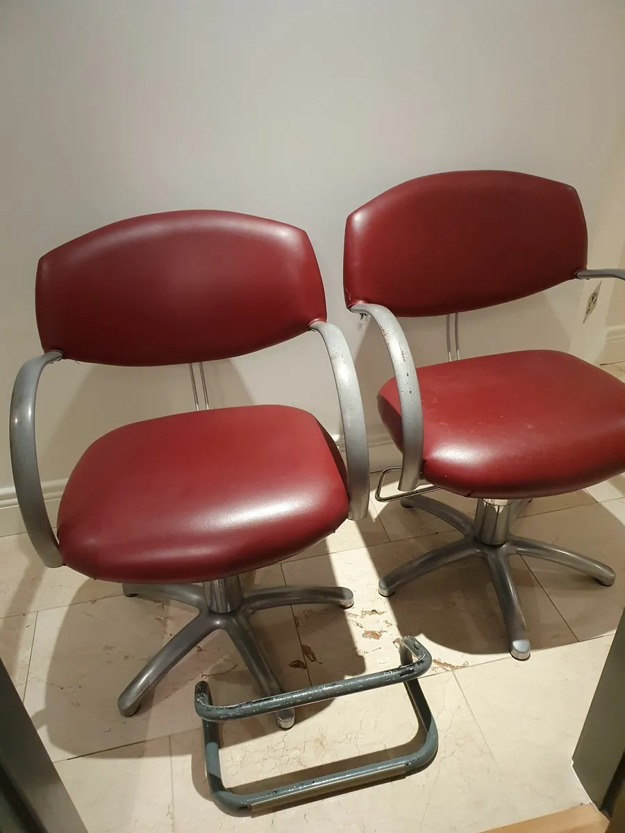 Hair salon styling chairs × 2 - Image 1
