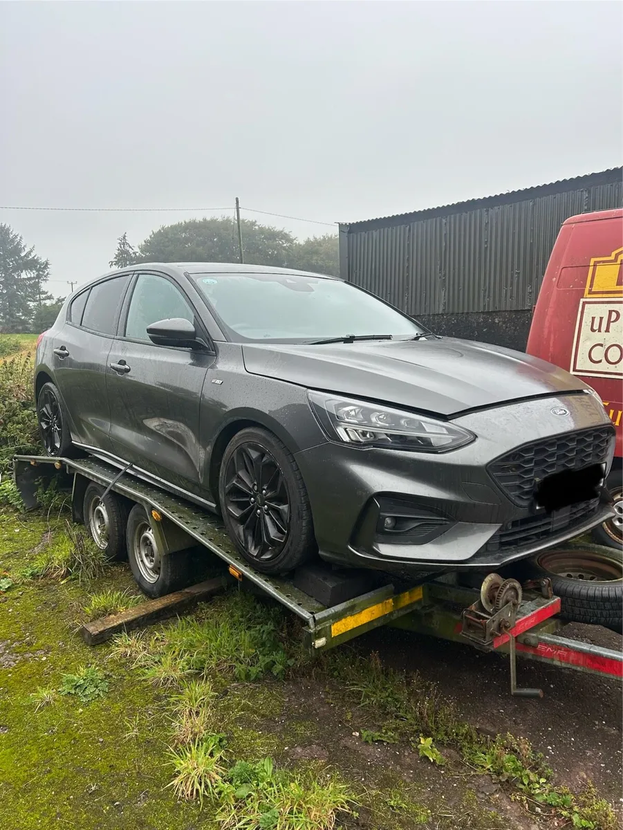 2018 Ford Focus St-Line X - Image 2