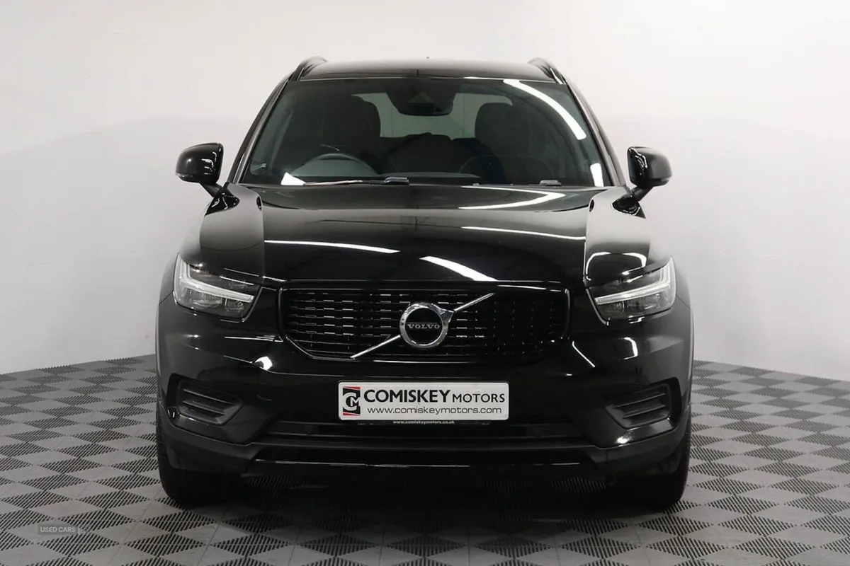 Volvo XC40 h T4 R-design - Image 2