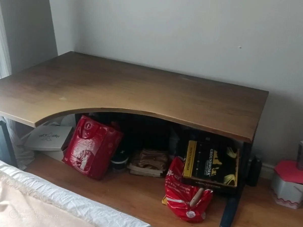 L shaped Desk - Image 2