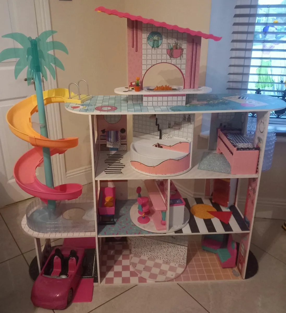 Lol dolls house - Image 1