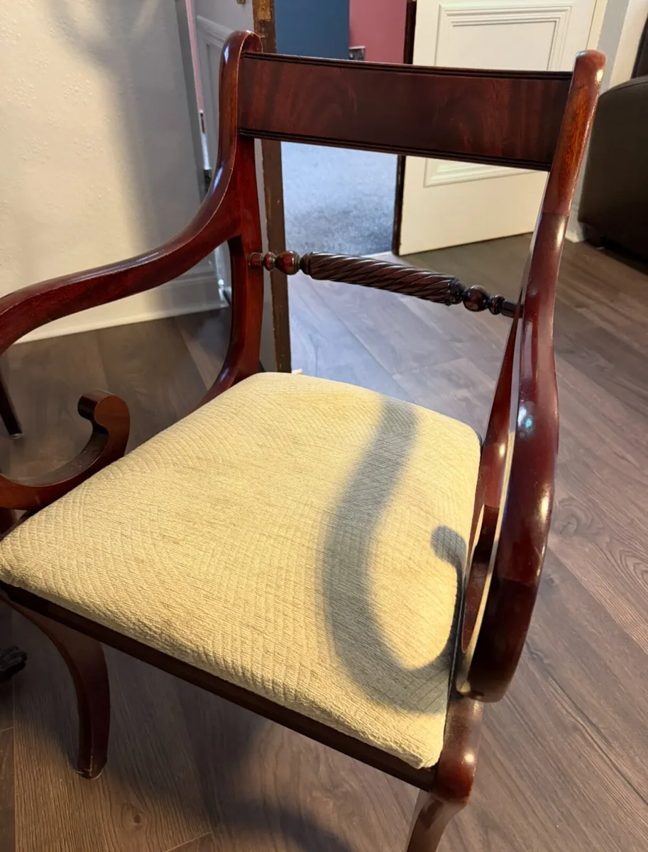 Dining room table and chairs - Image 4