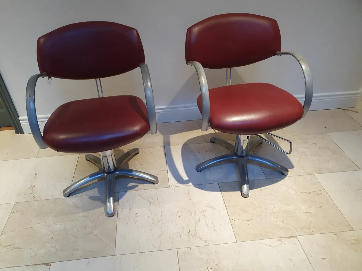 Hair salon chairs × 2 - Image 1