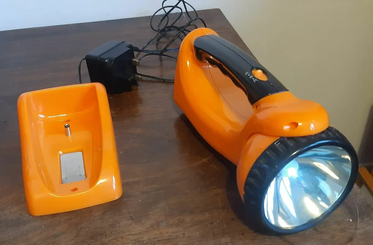 rechargeable torch - Image 4