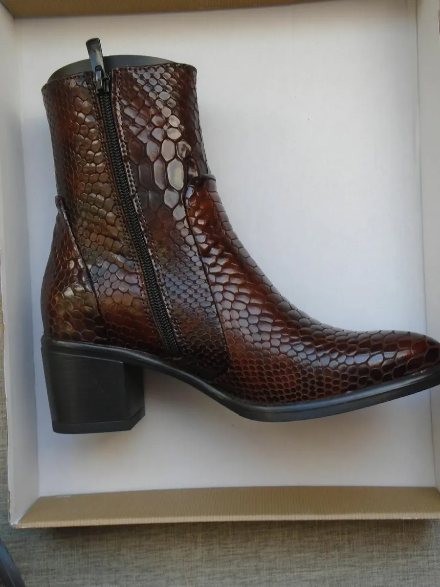 Ladies ankle boots, New, Size 36 - Image 4