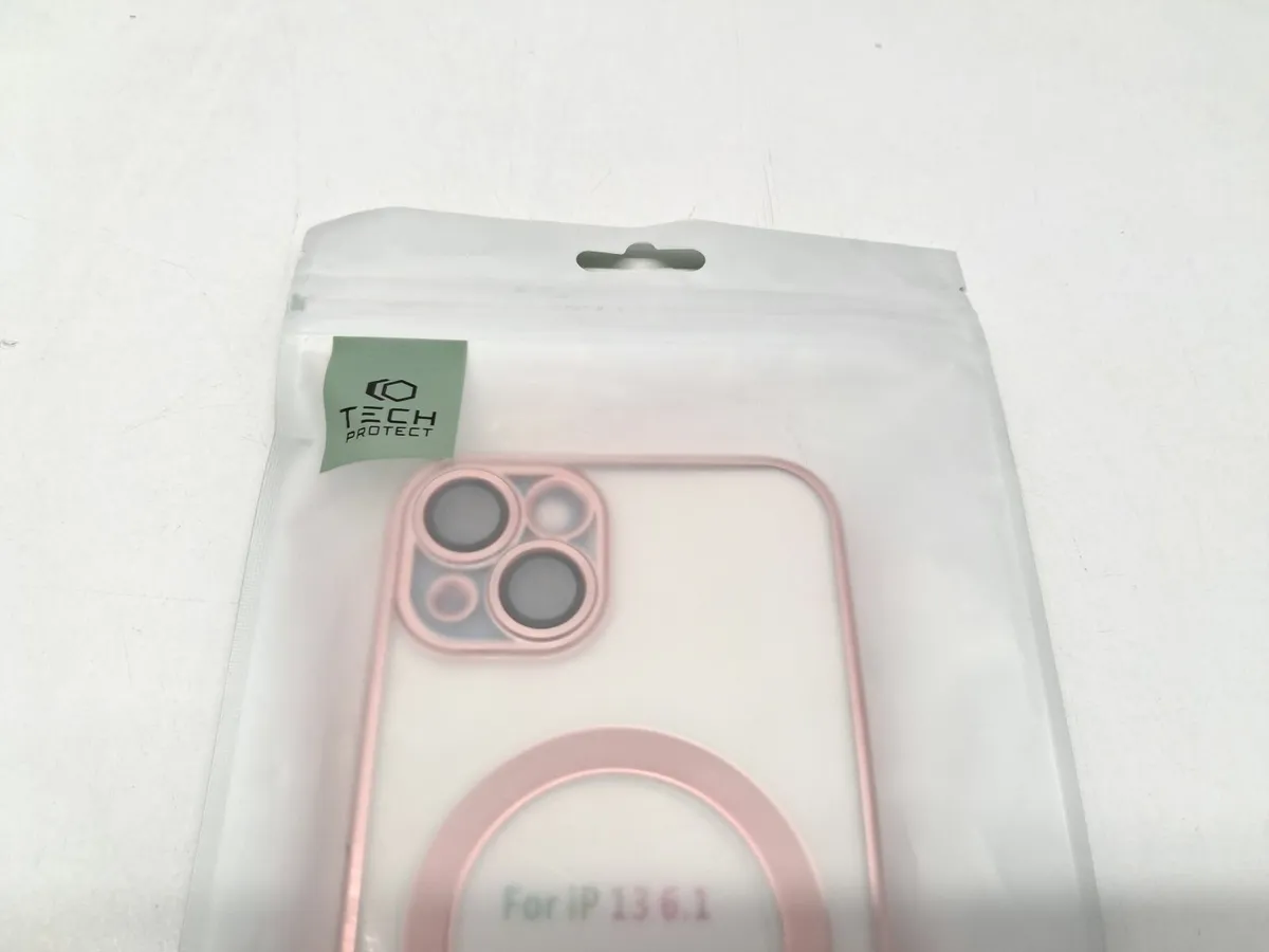 Online Auction Of An iPhone 13 Cases - Image 4
