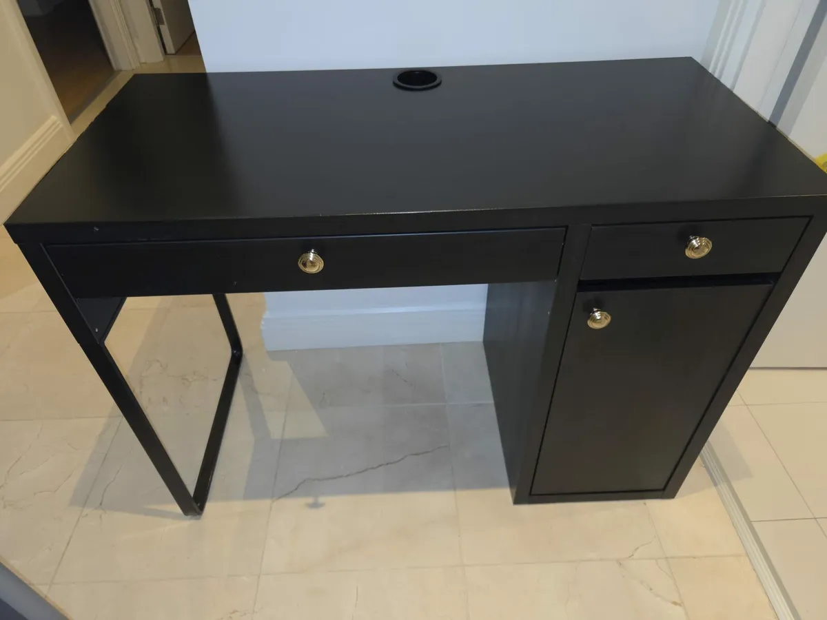 Desk - Image 2