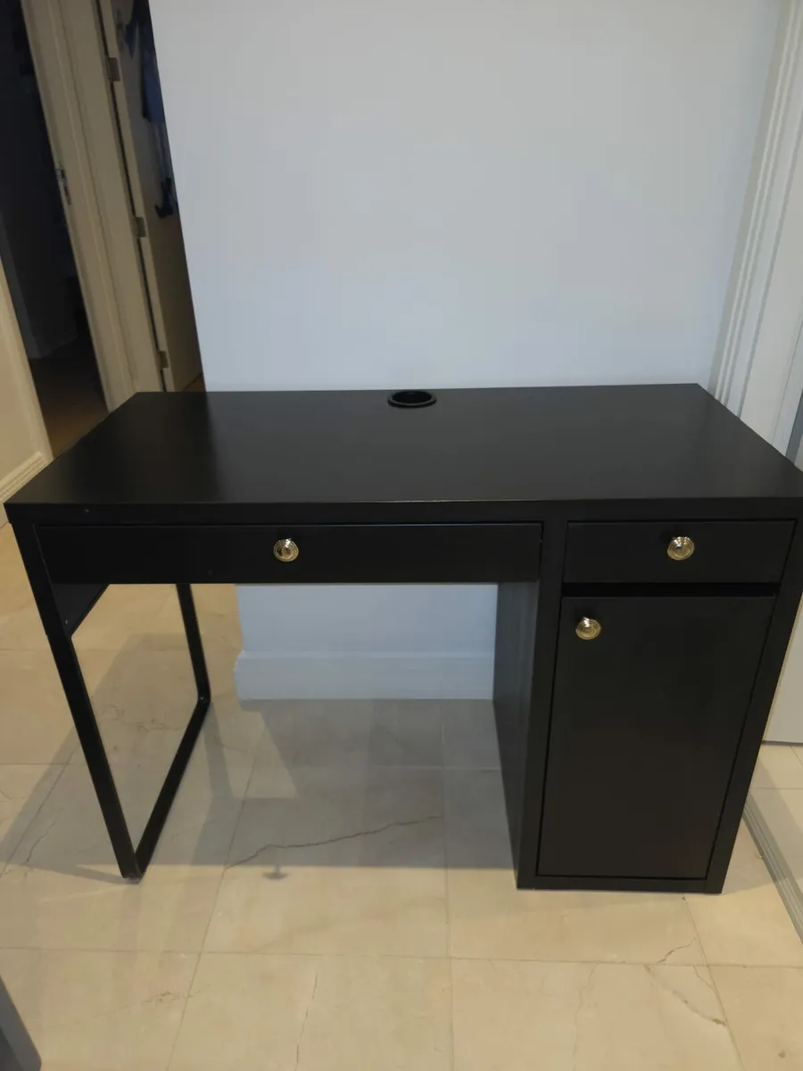 Desk - Image 4
