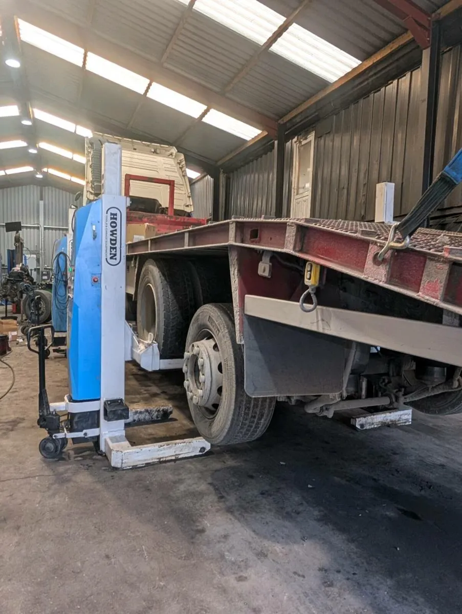 Wireless Mobile Column lifts - Image 1