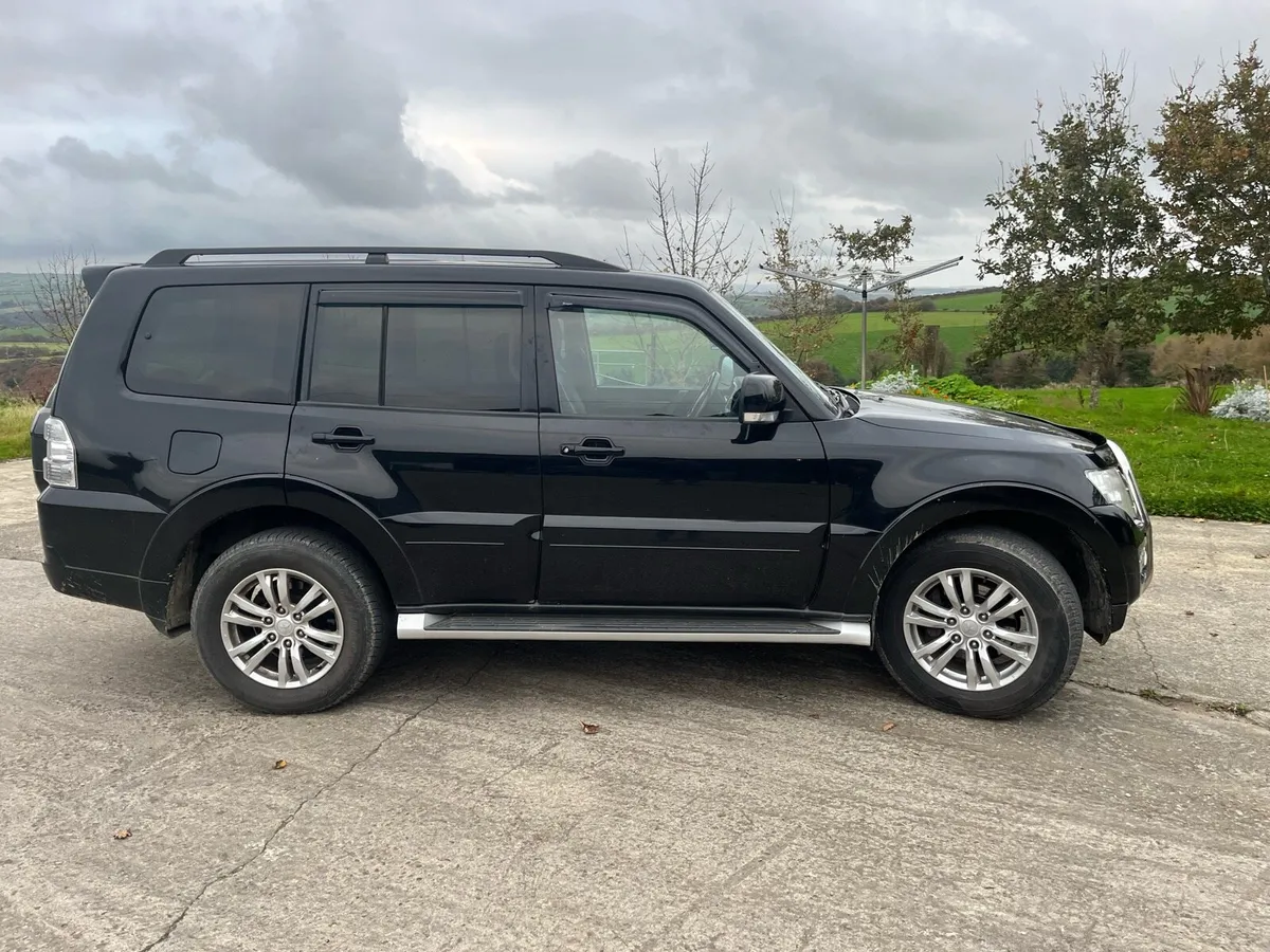 151 Mitsubishi Pajero - Image 1