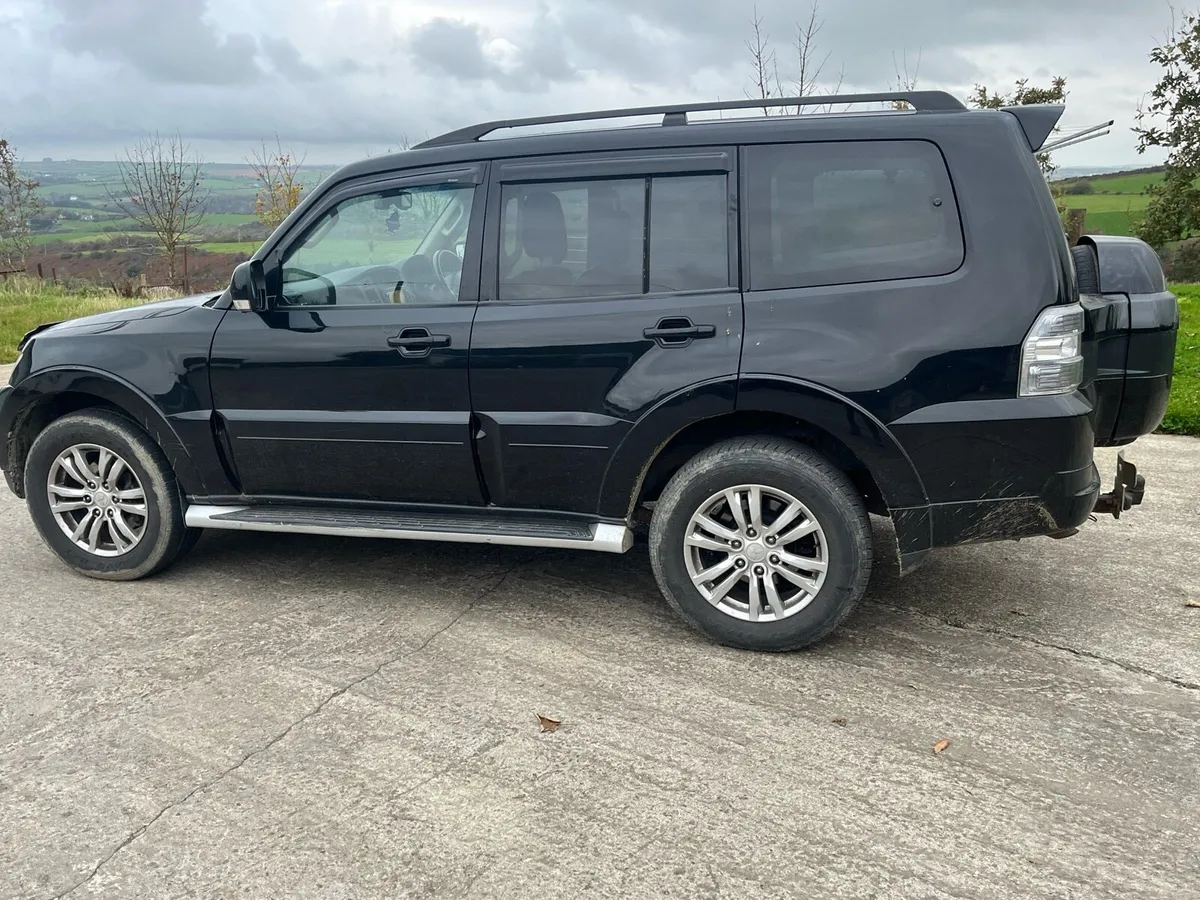 151 Mitsubishi Pajero - Image 2