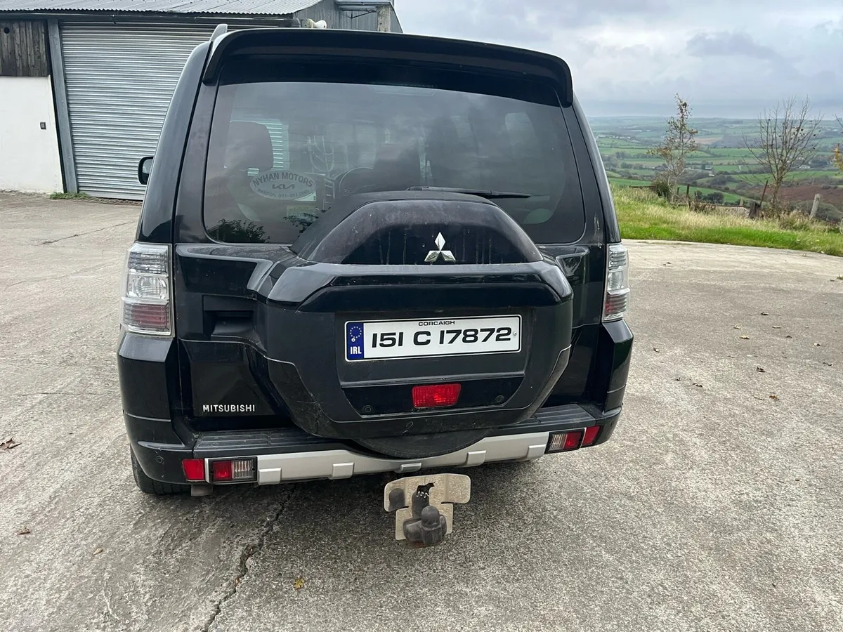 151 Mitsubishi Pajero - Image 4