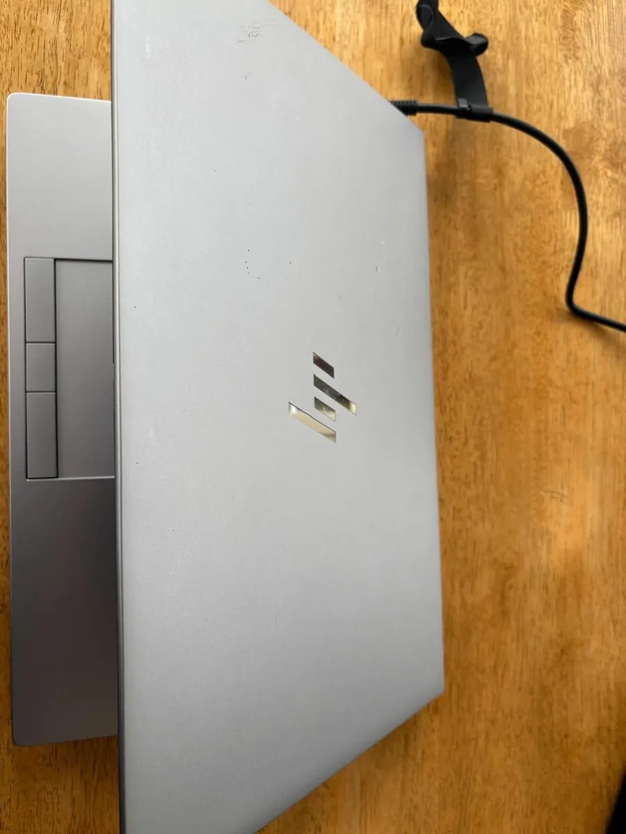 Laptop - Image 3