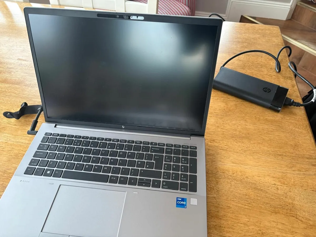 Laptop - Image 4