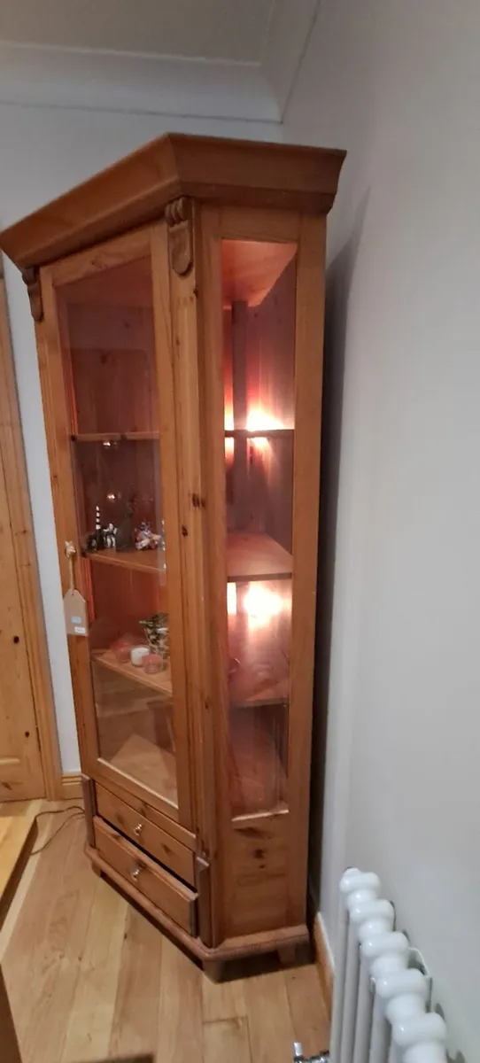 FREE Corner display cabinet - Image 1